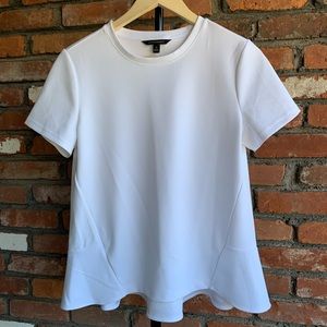 WHITE BANANA REPUBLIC TSHIRT